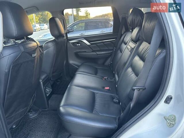 Белый Мицубиси Паджеро Спорт, объемом двигателя 2.44 л и пробегом 166 тыс. км за 26500 $, фото 30 на Automoto.ua