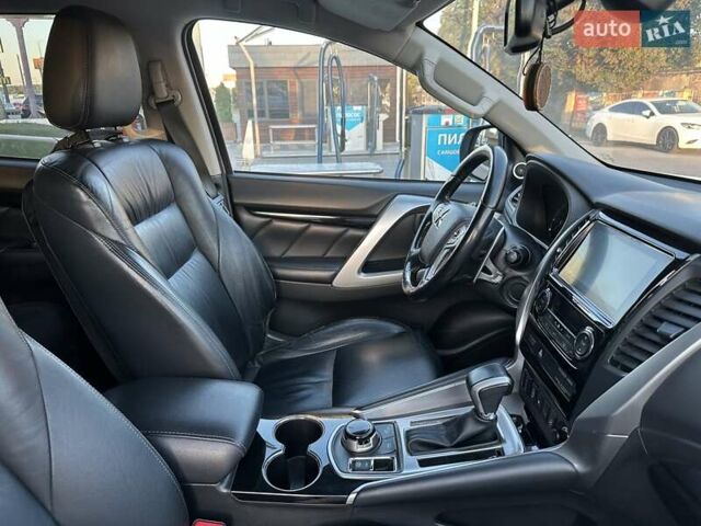 Белый Мицубиси Паджеро Спорт, объемом двигателя 2.44 л и пробегом 166 тыс. км за 26500 $, фото 25 на Automoto.ua