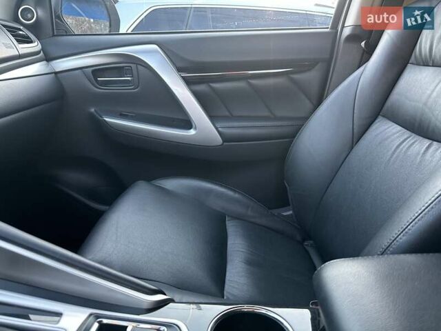 Белый Мицубиси Паджеро Спорт, объемом двигателя 2.44 л и пробегом 166 тыс. км за 26500 $, фото 17 на Automoto.ua