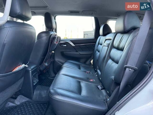 Белый Мицубиси Паджеро Спорт, объемом двигателя 3 л и пробегом 48 тыс. км за 31990 $, фото 9 на Automoto.ua