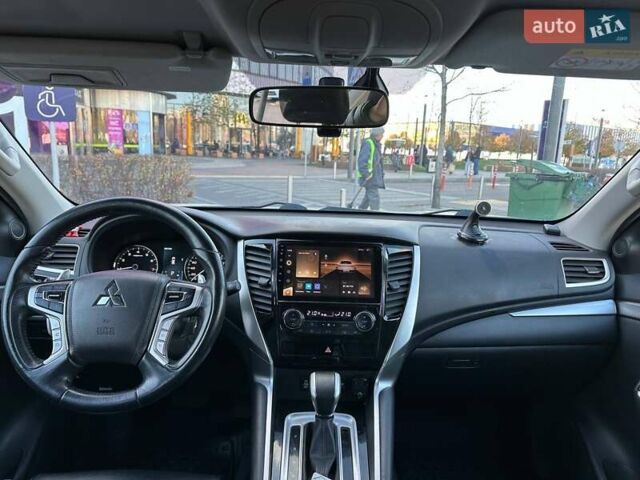 Белый Мицубиси Паджеро Спорт, объемом двигателя 3 л и пробегом 48 тыс. км за 31990 $, фото 21 на Automoto.ua