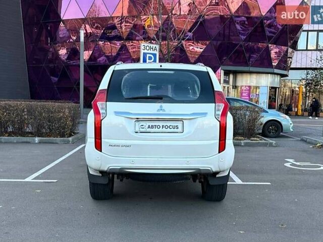 Белый Мицубиси Паджеро Спорт, объемом двигателя 3 л и пробегом 48 тыс. км за 31990 $, фото 5 на Automoto.ua