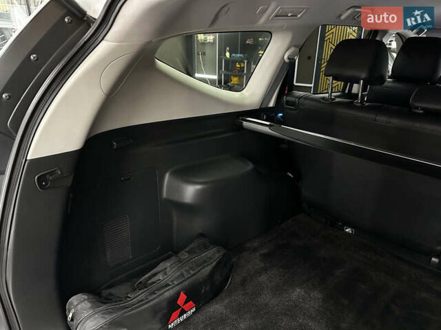 Білий Міцубісі Паджеро Спорт, об'ємом двигуна 2.44 л та пробігом 168 тис. км за 28999 $, фото 13 на Automoto.ua