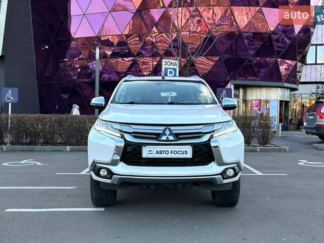Белый Мицубиси Паджеро Спорт, объемом двигателя 3 л и пробегом 48 тыс. км за 31990 $, фото 2 на Automoto.ua
