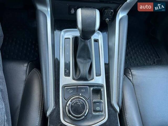 Белый Мицубиси Паджеро Спорт, объемом двигателя 3 л и пробегом 48 тыс. км за 31990 $, фото 20 на Automoto.ua