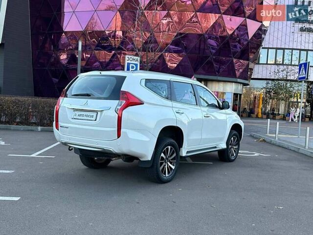 Белый Мицубиси Паджеро Спорт, объемом двигателя 3 л и пробегом 48 тыс. км за 31990 $, фото 6 на Automoto.ua