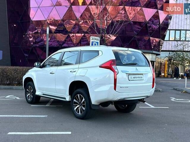 Белый Мицубиси Паджеро Спорт, объемом двигателя 3 л и пробегом 48 тыс. км за 31990 $, фото 4 на Automoto.ua