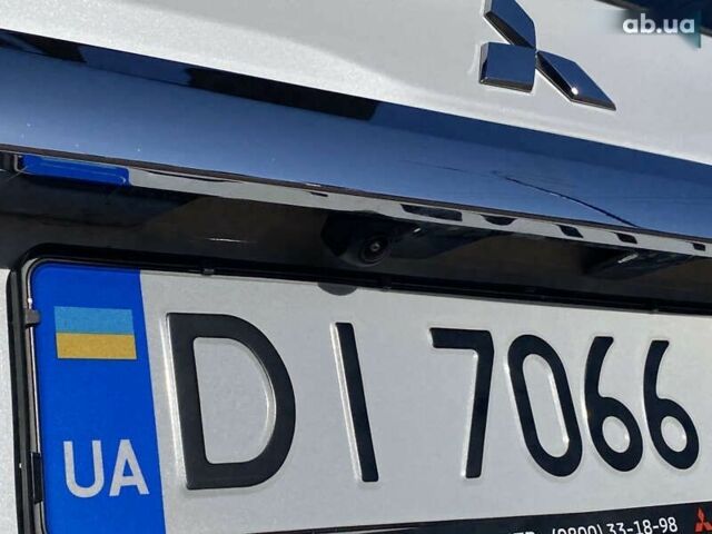 Білий Міцубісі Паджеро Спорт, об'ємом двигуна 2.4 л та пробігом 7 тис. км за 51900 $, фото 29 на Automoto.ua