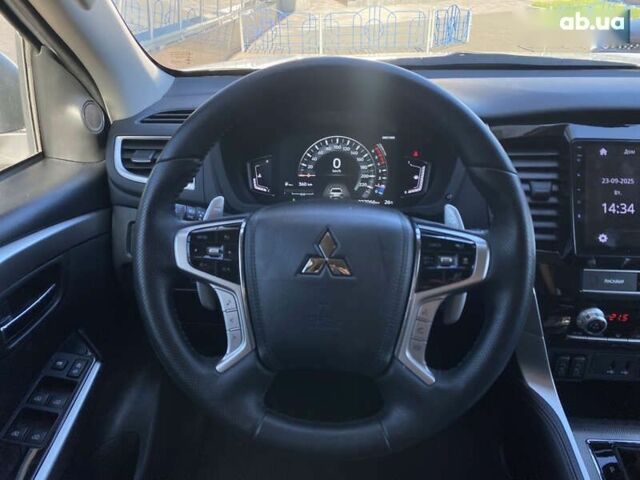 Білий Міцубісі Паджеро Спорт, об'ємом двигуна 2.4 л та пробігом 7 тис. км за 51900 $, фото 17 на Automoto.ua