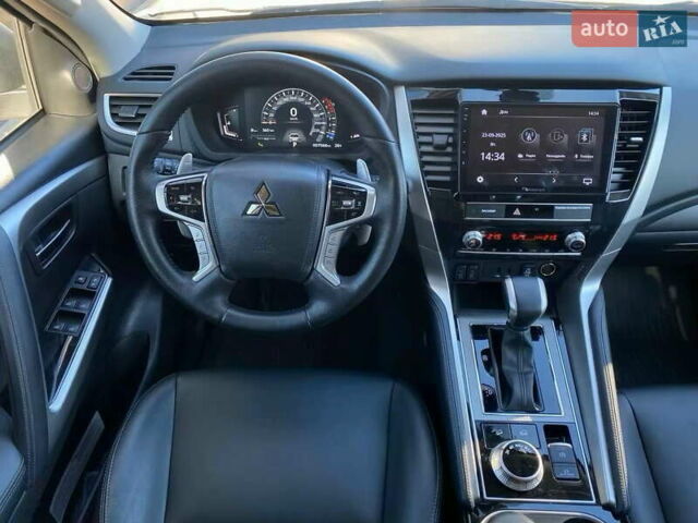 Белый Мицубиси Паджеро Спорт, объемом двигателя 2.5 л и пробегом 7 тыс. км за 49400 $, фото 19 на Automoto.ua