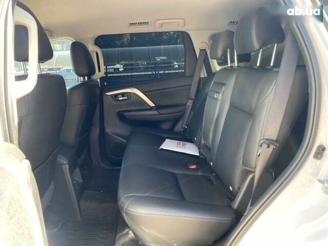 Білий Міцубісі Паджеро Спорт, об'ємом двигуна 2.4 л та пробігом 7 тис. км за 51900 $, фото 13 на Automoto.ua