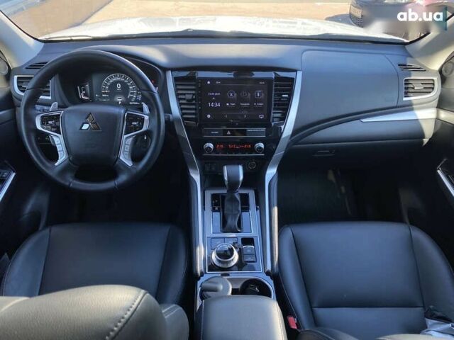 Білий Міцубісі Паджеро Спорт, об'ємом двигуна 2.4 л та пробігом 7 тис. км за 51900 $, фото 15 на Automoto.ua
