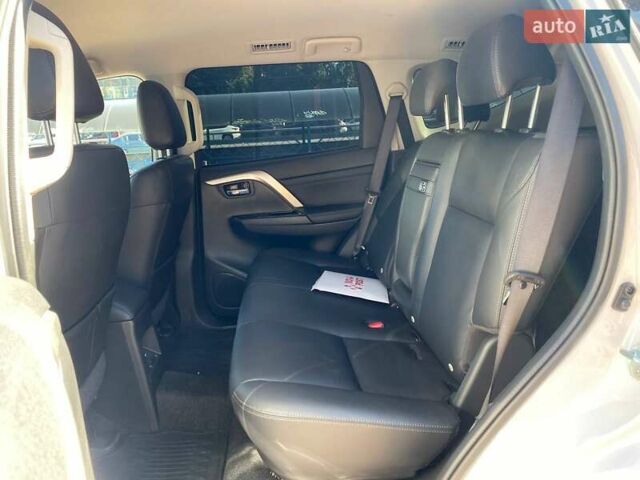 Білий Міцубісі Паджеро Спорт, об'ємом двигуна 2.44 л та пробігом 7 тис. км за 51900 $, фото 15 на Automoto.ua