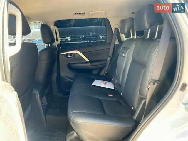 Белый Мицубиси Паджеро Спорт, объемом двигателя 2.5 л и пробегом 7 тыс. км за 49400 $, фото 21 на Automoto.ua