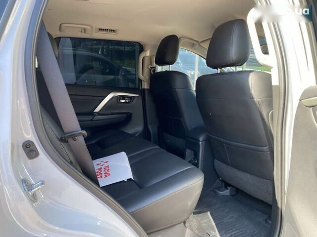 Білий Міцубісі Паджеро Спорт, об'ємом двигуна 2.4 л та пробігом 7 тис. км за 51900 $, фото 14 на Automoto.ua