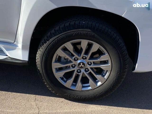 Білий Міцубісі Паджеро Спорт, об'ємом двигуна 2.4 л та пробігом 7 тис. км за 51900 $, фото 21 на Automoto.ua