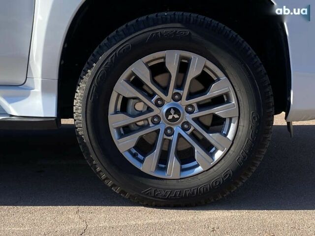 Білий Міцубісі Паджеро Спорт, об'ємом двигуна 2.4 л та пробігом 7 тис. км за 51900 $, фото 20 на Automoto.ua