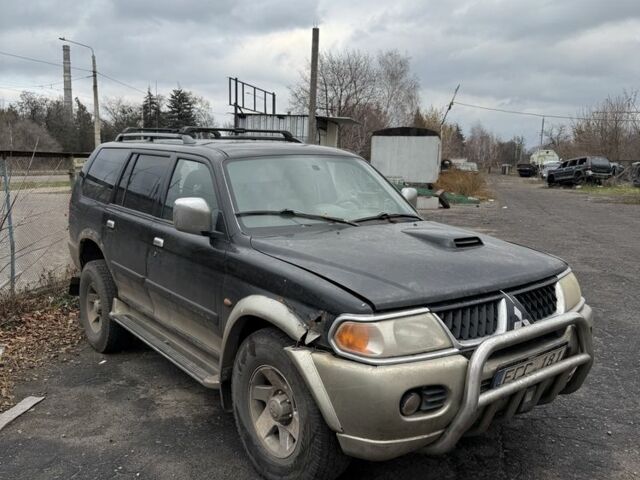 Бежевый Мицубиси Паджеро Спорт, объемом двигателя 2.8 л и пробегом 200 тыс. км за 2472 $, фото 1 на Automoto.ua