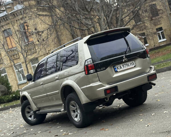 Бежевый Мицубиси Паджеро Спорт, объемом двигателя 3 л и пробегом 220 тыс. км за 8800 $, фото 6 на Automoto.ua