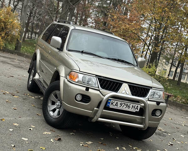 Бежевый Мицубиси Паджеро Спорт, объемом двигателя 3 л и пробегом 220 тыс. км за 8800 $, фото 5 на Automoto.ua
