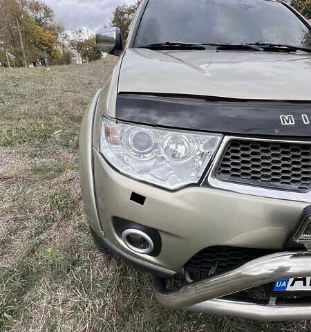 Міцубісі Паджеро Спорт 2010 у Запоріжжя на Automoto.ua Бежевий Міцубісі Паджеро Спорт, об'ємом двигуна 2.5 л та пробігом 231 тис. км за 13600 $, фото 7 на Automoto.ua