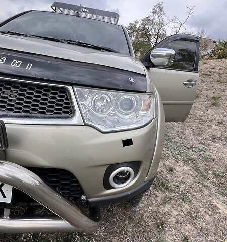 Міцубісі Паджеро Спорт 2010 у Запоріжжя на Automoto.ua Бежевий Міцубісі Паджеро Спорт, об'ємом двигуна 2.5 л та пробігом 231 тис. км за 13600 $, фото 25 на Automoto.ua