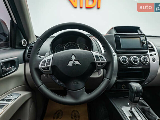 Бежевий Міцубісі Паджеро Спорт, об'ємом двигуна 2.5 л та пробігом 170 тис. км за 17331 $, фото 11 на Automoto.ua