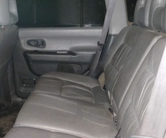 Чорний Міцубісі Паджеро Спорт, об'ємом двигуна 3 л та пробігом 300 тис. км за 3000 $, фото 2 на Automoto.ua