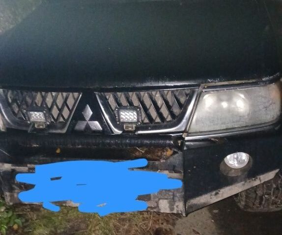 Чорний Міцубісі Паджеро Спорт, об'ємом двигуна 3 л та пробігом 300 тис. км за 3000 $, фото 1 на Automoto.ua