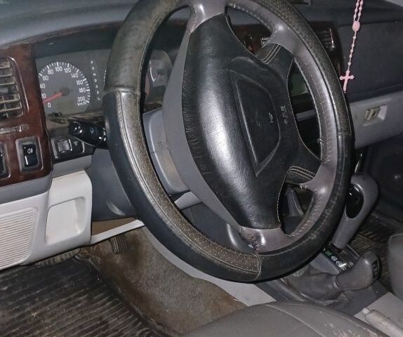 Чорний Міцубісі Паджеро Спорт, об'ємом двигуна 3 л та пробігом 300 тис. км за 3000 $, фото 3 на Automoto.ua