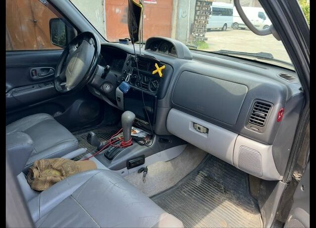 Черный Мицубиси Паджеро Спорт, объемом двигателя 3 л и пробегом 400 тыс. км за 6500 $, фото 15 на Automoto.ua