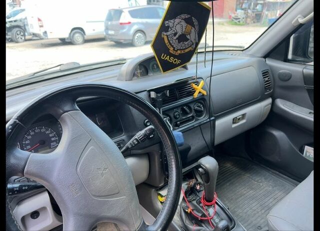 Черный Мицубиси Паджеро Спорт, объемом двигателя 3 л и пробегом 400 тыс. км за 6500 $, фото 17 на Automoto.ua