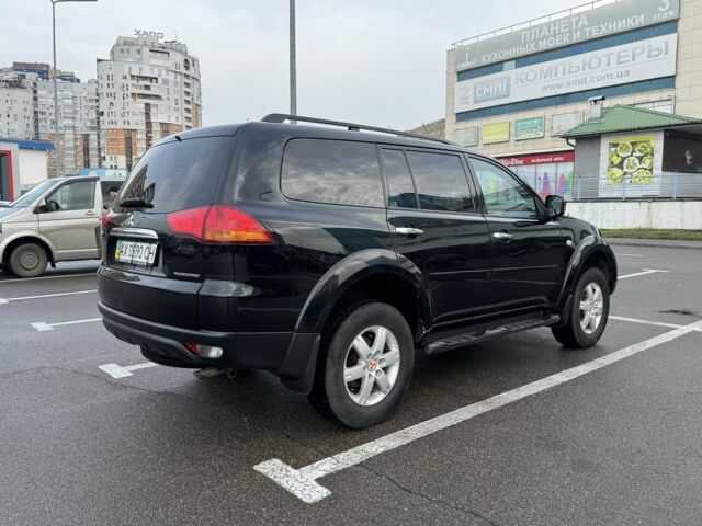 Черный Мицубиси Паджеро Спорт, объемом двигателя 2.5 л и пробегом 219 тыс. км за 12000 $, фото 4 на Automoto.ua