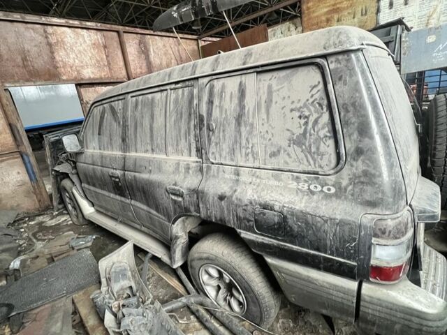 Черный Мицубиси Паджеро Спорт, объемом двигателя 0 л и пробегом 4 тыс. км за 3500 $, фото 1 на Automoto.ua