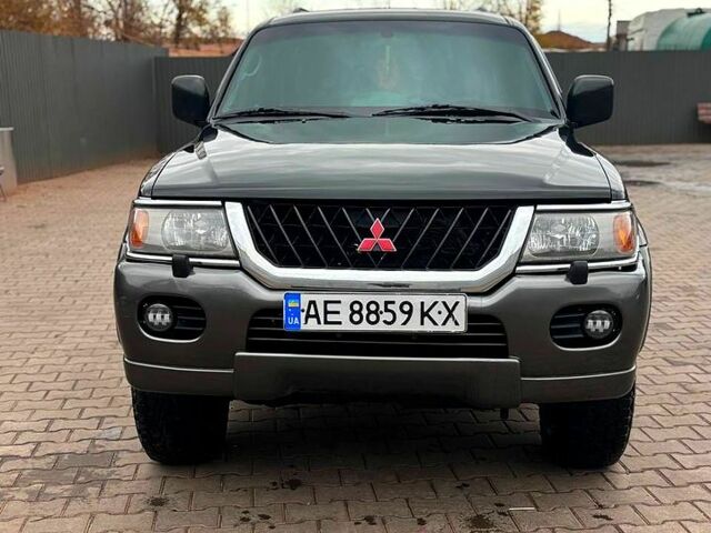 Чорний Міцубісі Паджеро Спорт, об'ємом двигуна 3 л та пробігом 270 тис. км за 6200 $, фото 1 на Automoto.ua