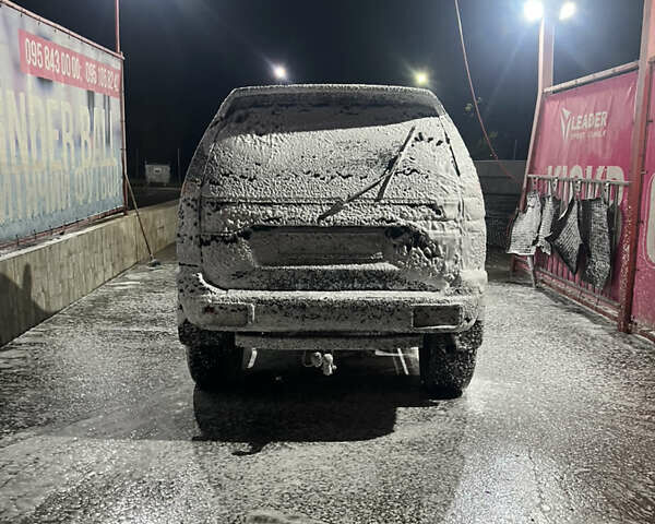Чорний Міцубісі Паджеро Спорт, об'ємом двигуна 3 л та пробігом 313 тис. км за 6999 $, фото 6 на Automoto.ua