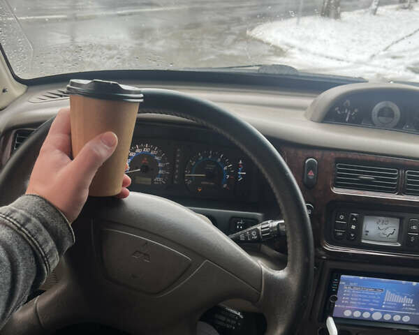 Чорний Міцубісі Паджеро Спорт, об'ємом двигуна 3 л та пробігом 313 тис. км за 6999 $, фото 3 на Automoto.ua