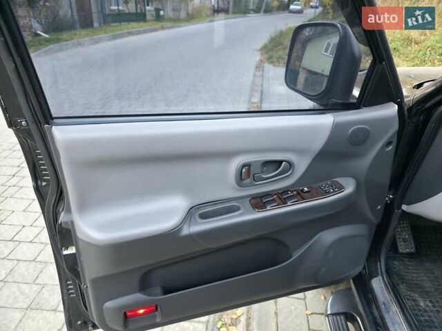 Чорний Міцубісі Паджеро Спорт, об'ємом двигуна 2.97 л та пробігом 126 тис. км за 10500 $, фото 12 на Automoto.ua