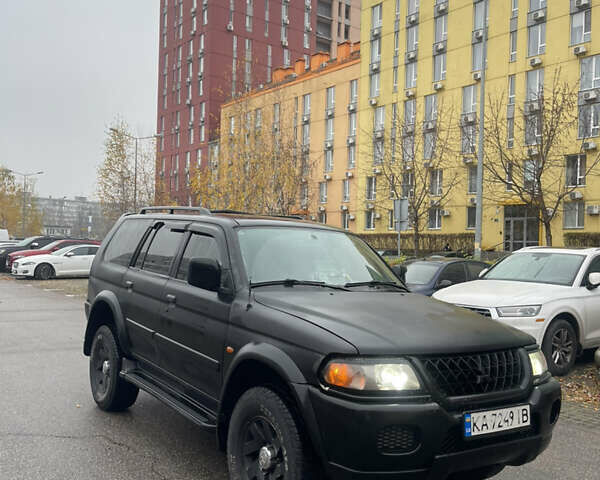 Черный Мицубиси Паджеро Спорт, объемом двигателя 3 л и пробегом 300 тыс. км за 5300 $, фото 6 на Automoto.ua