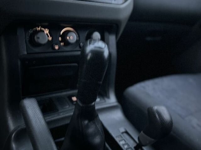 Чорний Міцубісі Паджеро Спорт, об'ємом двигуна 3.2 л та пробігом 200 тис. км за 3700 $, фото 8 на Automoto.ua