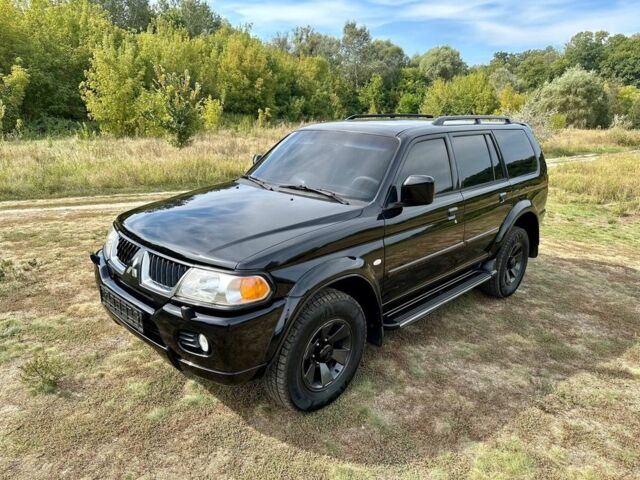 Черный Мицубиси Паджеро Спорт, объемом двигателя 3 л и пробегом 250 тыс. км за 8300 $, фото 3 на Automoto.ua