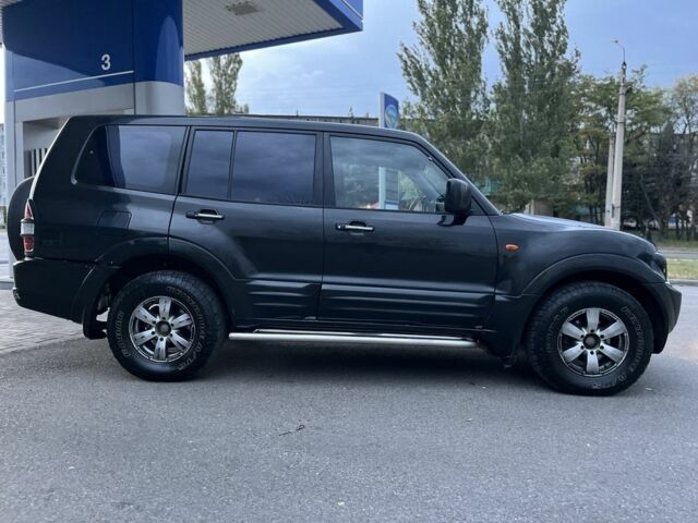 Чорний Міцубісі Паджеро Спорт, об'ємом двигуна 3.2 л та пробігом 200 тис. км за 3700 $, фото 2 на Automoto.ua