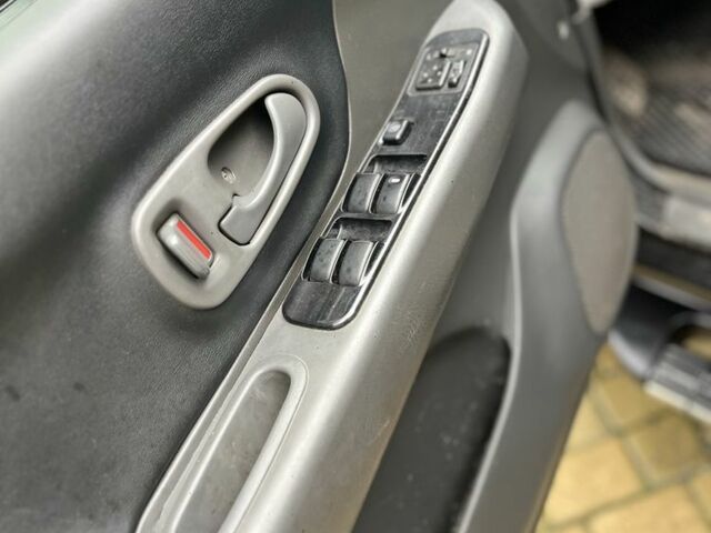 Чорний Міцубісі Паджеро Спорт, об'ємом двигуна 3 л та пробігом 200 тис. км за 5500 $, фото 11 на Automoto.ua