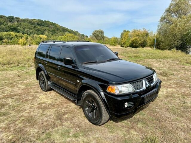 Черный Мицубиси Паджеро Спорт, объемом двигателя 3 л и пробегом 250 тыс. км за 8300 $, фото 1 на Automoto.ua