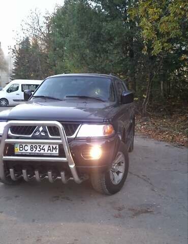 Чорний Міцубісі Паджеро Спорт, об'ємом двигуна 2.97 л та пробігом 215 тис. км за 7500 $, фото 7 на Automoto.ua