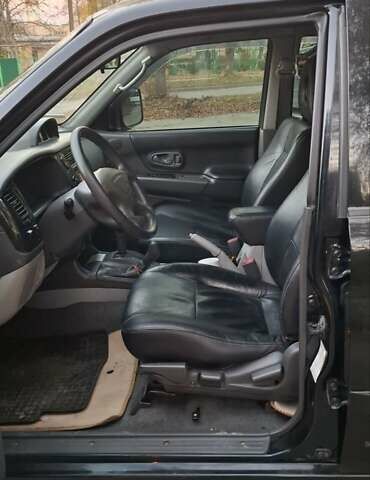 Чорний Міцубісі Паджеро Спорт, об'ємом двигуна 2.97 л та пробігом 215 тис. км за 7500 $, фото 14 на Automoto.ua