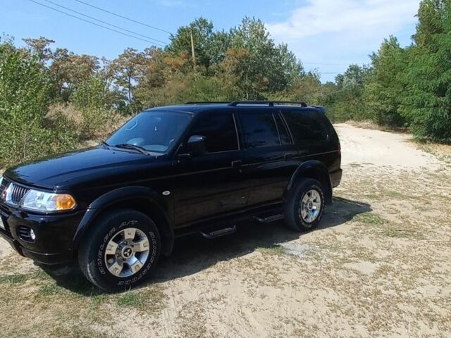 Чорний Міцубісі Паджеро Спорт, об'ємом двигуна 0 л та пробігом 150 тис. км за 9000 $, фото 7 на Automoto.ua