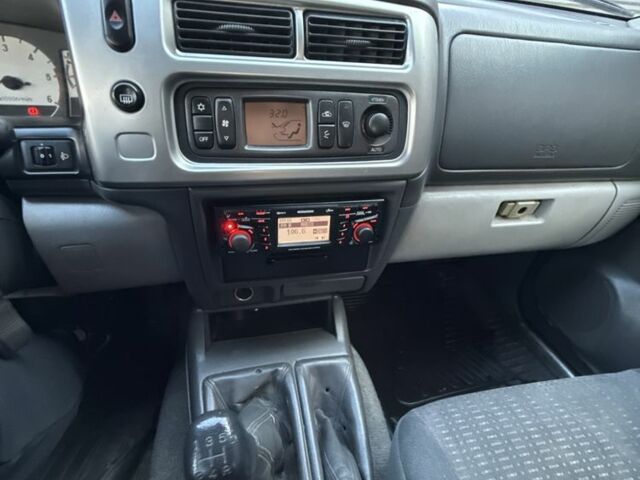 Чорний Міцубісі Паджеро Спорт, об'ємом двигуна 0 л та пробігом 300 тис. км за 3700 $, фото 6 на Automoto.ua