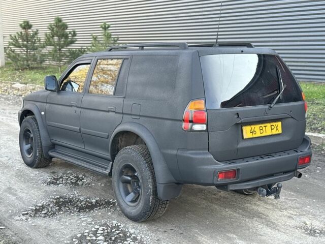 Чорний Міцубісі Паджеро Спорт, об'ємом двигуна 0 л та пробігом 300 тис. км за 3700 $, фото 1 на Automoto.ua