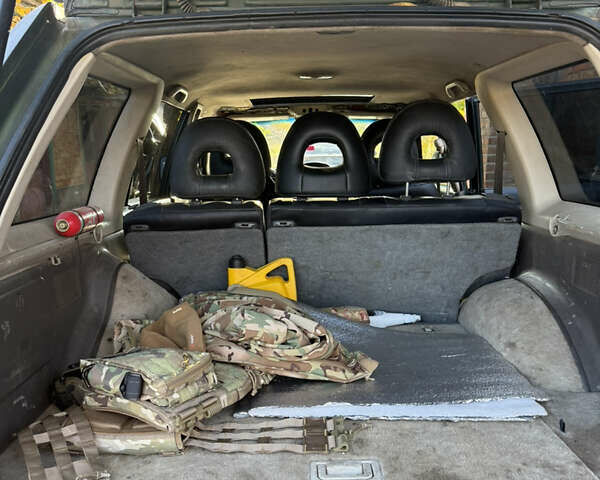 Чорний Міцубісі Паджеро Спорт, об'ємом двигуна 2.5 л та пробігом 330 тис. км за 7000 $, фото 8 на Automoto.ua